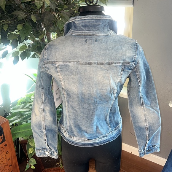 ❣️ OMG FLORAL EMBROIDERED DENIM JACKET - Picture 4 of 10